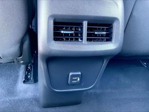 Used 2021 Chevrolet Equinox LT AWD/4WD image 34