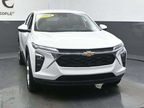 Used 2024 Chevrolet Trax LS w/ LS Convenience Package FWD image 55