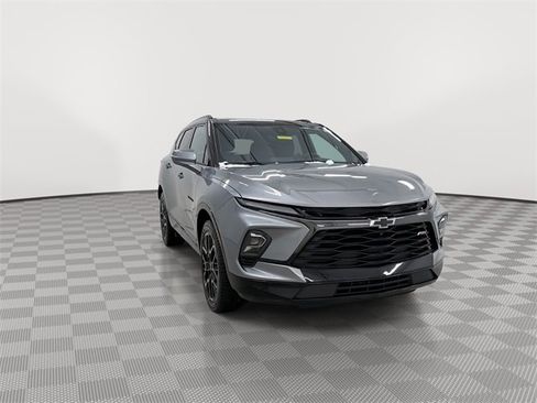 Certified 2023 Chevrolet Blazer RS w/ Driver Confidence II Package image 3