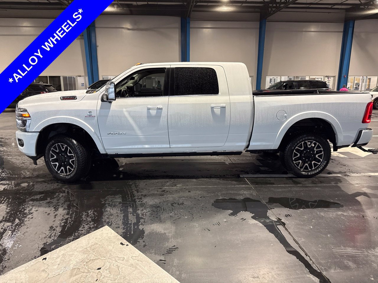 Used 2026 RAM 2500 Limited AWD/4WD image 3
