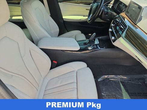 Used 2017 BMW 530i RWD image 18
