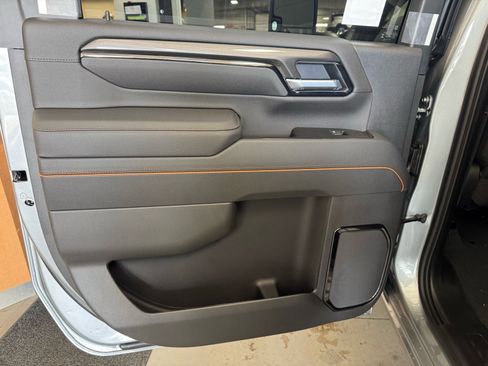 New 2026 GMC Sierra 2500 AT4 image 9