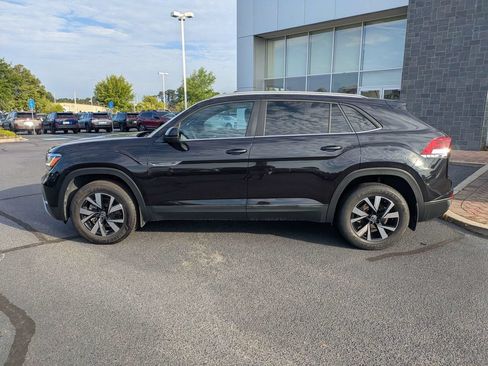 Certified 2022 Volkswagen Atlas Cross Sport SE FWD image 8