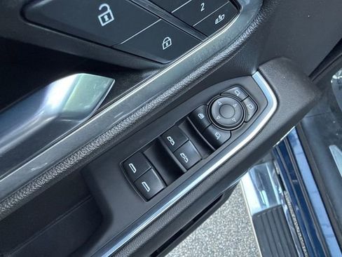 Used 2022 GMC Sierra 1500 SLT w/ SLT Convenience Package image 23