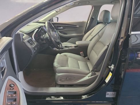 Used 2019 Chevrolet Impala LT FWD image 11