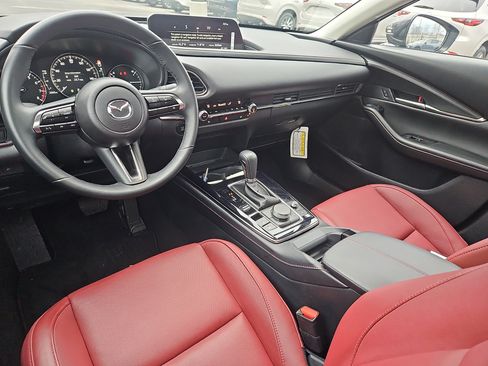 Certified 2025 MAZDA CX-30 AWD 2.5 S w/ Preferred Package image 3