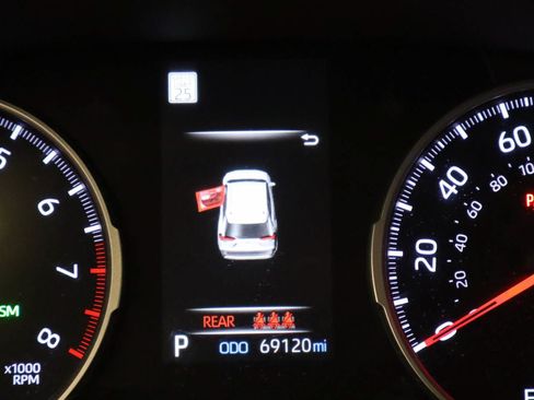 Used 2021 Toyota RAV4 XLE w/ Convenience Package AWD/4WD image 5