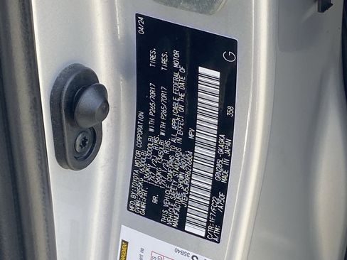 Certified 2024 Toyota 4Runner TRD Off-Road image 32