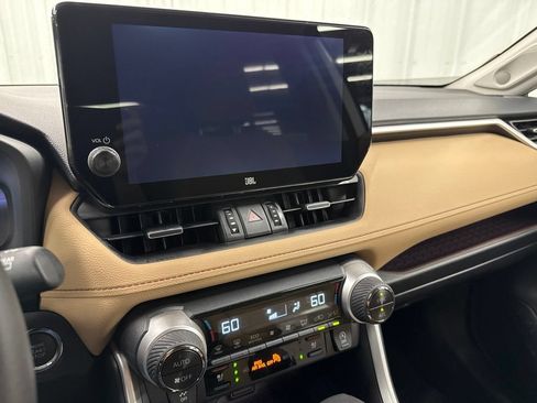 Used 2025 Toyota RAV4 Limited FWD image 22