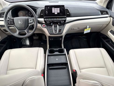 Certified 2025 Honda Odyssey EX-L image 18