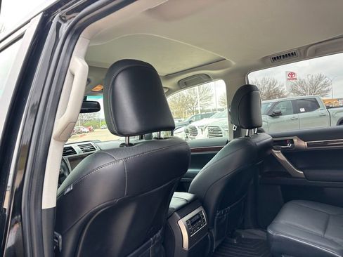 Used 2017 Lexus GX 460 Premium image 26