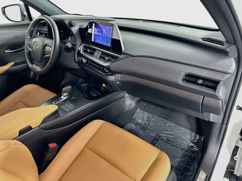 Used 2025 Lexus UX 300h FWD w/ Accessory Package (Z2) image 28