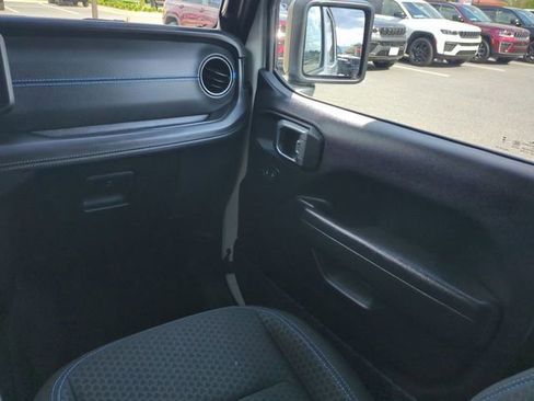 Used 2025 Jeep Wrangler Unlimited Rubicon 4xe image 17