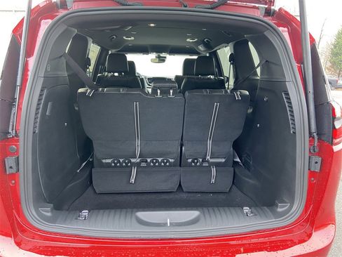 New 2026 Chrysler Pacifica Select image 9