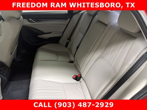 Used 2018 Honda Accord Touring image 8