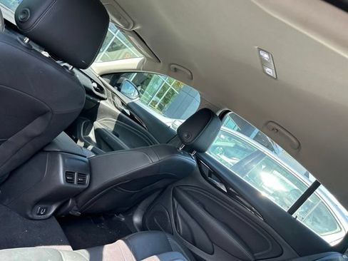 Used 2018 Buick Regal Essence w/ Driver Confidence Package #1 FWD image 14