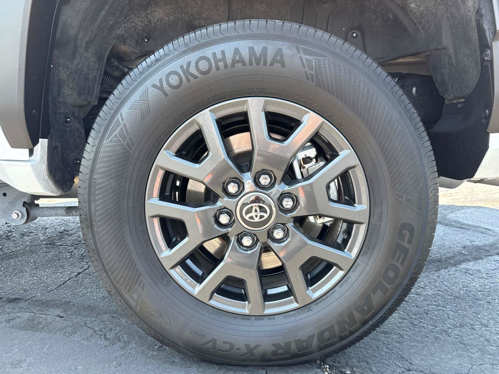 Certified 2025 Toyota 4Runner SR5 AWD/4WD image 30