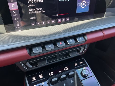 Certified 2021 Porsche 911 Carrera image 31