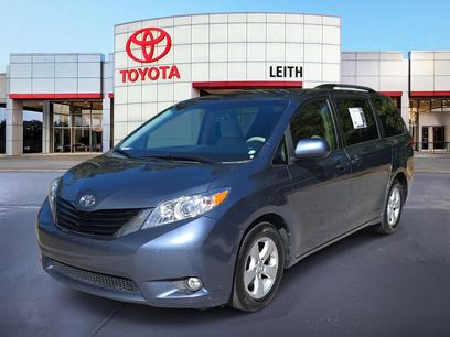 Used 2014 Toyota Sienna LE
