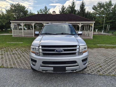 Used 2017 Ford Expedition EL Platinum AWD/4WD image 2