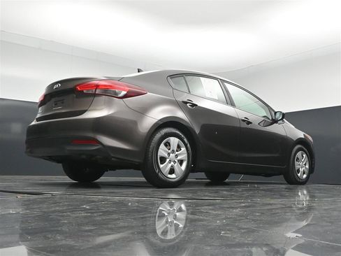 Used 2018 Kia Forte LX FWD image 31