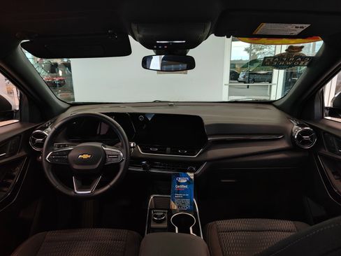Used 2026 Chevrolet Equinox LT FWD image 27