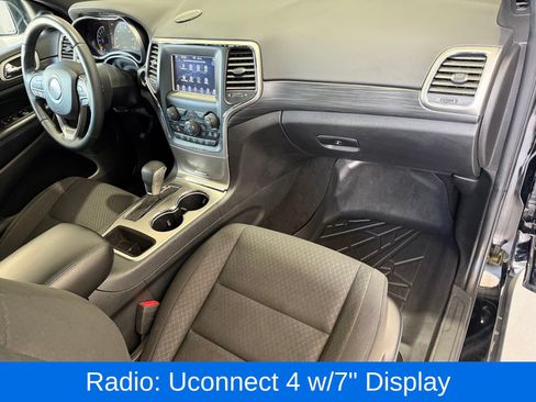 Used 2019 Jeep Grand Cherokee Laredo AWD/4WD image 18