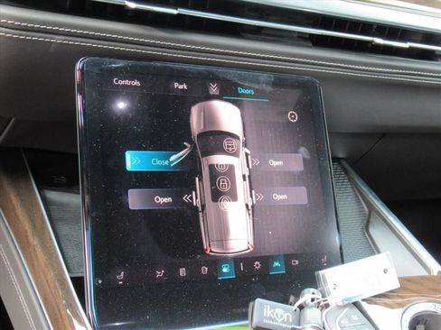 Certified 2026 Cadillac Escalade Platinum Sport w/ LPO, ONYX Package AWD/4WD image 25