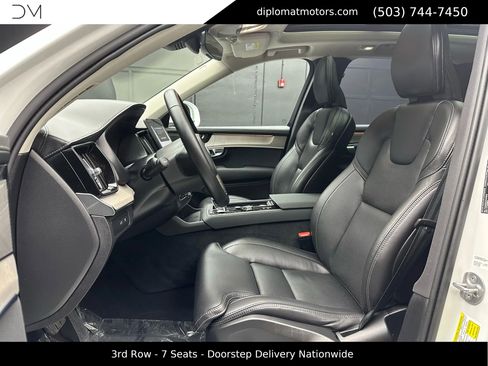 Used 2025 Volvo XC90 T8 Ultra w/ Protection Package Premier image 17