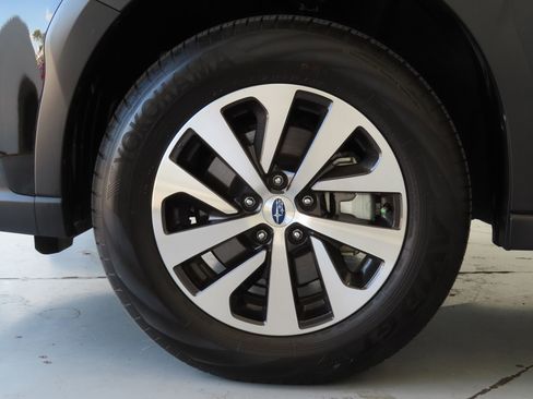 Certified 2025 Subaru Outback Premium image 30