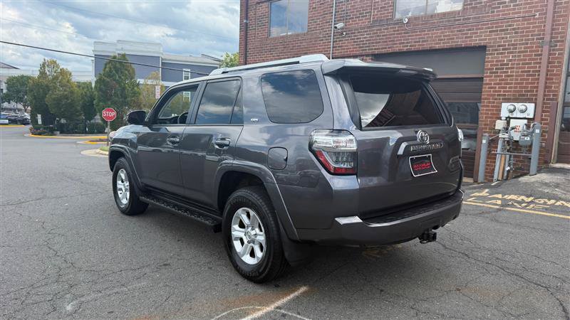 Used 2015 Toyota 4Runner SR5 AWD/4WD image 11