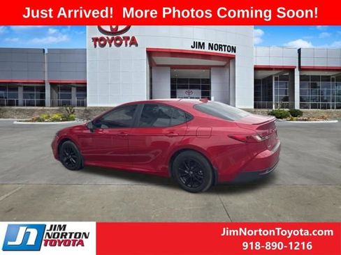 Used 2025 Toyota Camry LE w/ Convenience Package image 3
