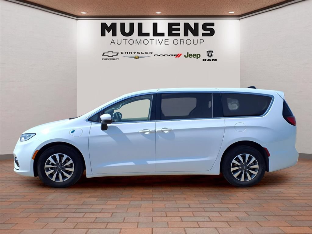 Used 2023 Chrysler Pacifica Touring-L FWD image 8