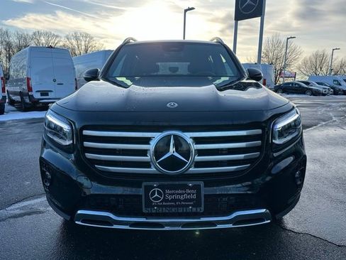 Used 2025 Mercedes-Benz GLB 250 4MATIC image 2