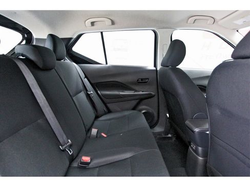 New 2025 Nissan Kicks Play S image 9