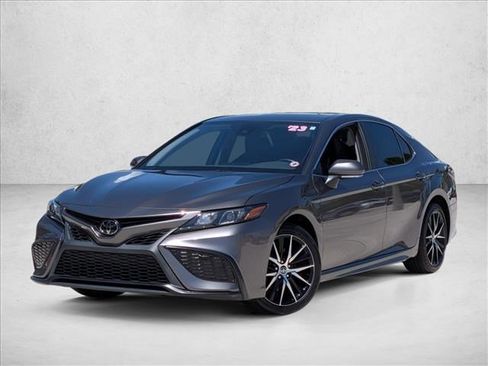 Used 2023 Toyota Camry SE FWD image 1