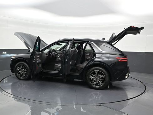 Used 2022 Genesis GV70 2.5T w/ Advanced Package image 35