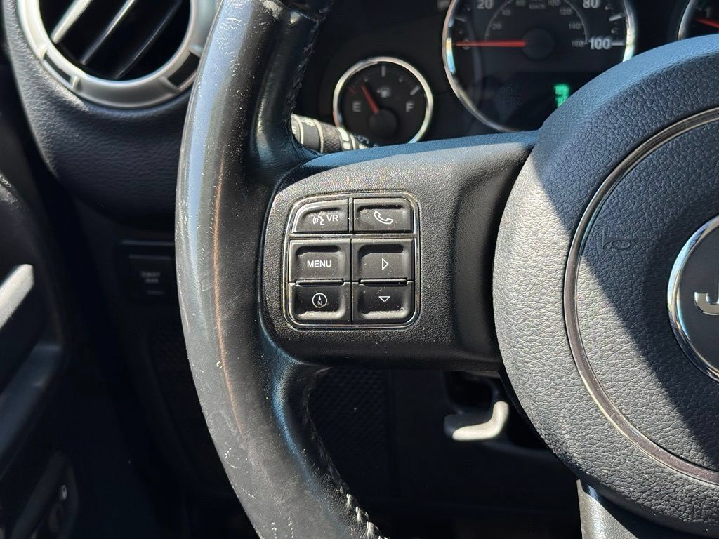 Used 2016 Jeep Wrangler Unlimited Rubicon w/ Dual Top Group AWD/4WD image 23