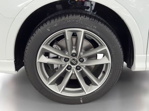 New 2025 Audi Q3 2.0T Premium image 12