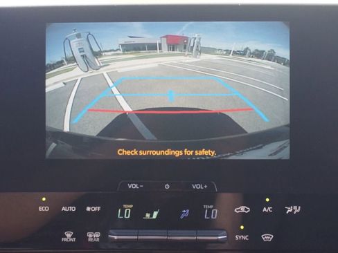 Used 2024 Toyota bZ4X FWD image 7