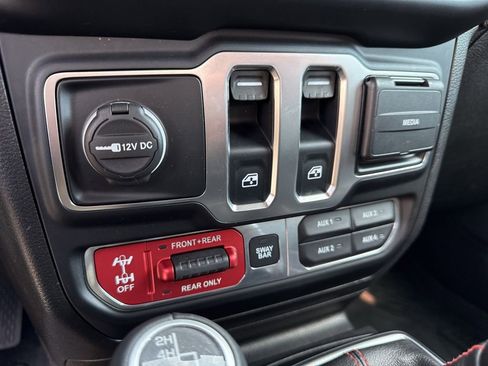 Used 2020 Jeep Wrangler Rubicon w/ LED Lighting Group image 26