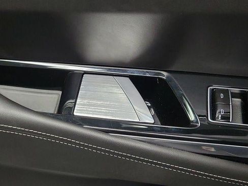 Used 2025 Cadillac Escalade ESV Sport Platinum AWD/4WD image 20