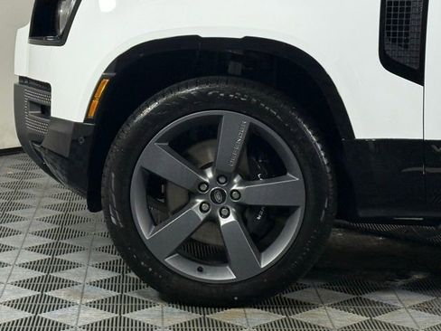 New 2025 Land Rover Defender 110 V8 image 12