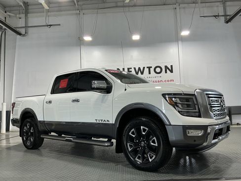 Used 2021 Nissan Titan Platinum Reserve w/ Moonroof Package image 48
