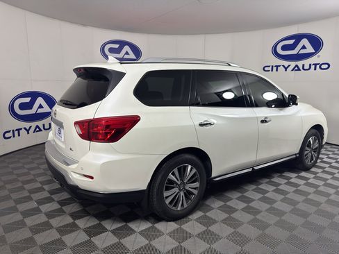 Used 2017 Nissan Pathfinder SL w/ SL Tech Package image 3