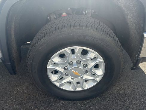 Used 2022 Chevrolet Silverado 3500 LT w/ Convenience Package image 7