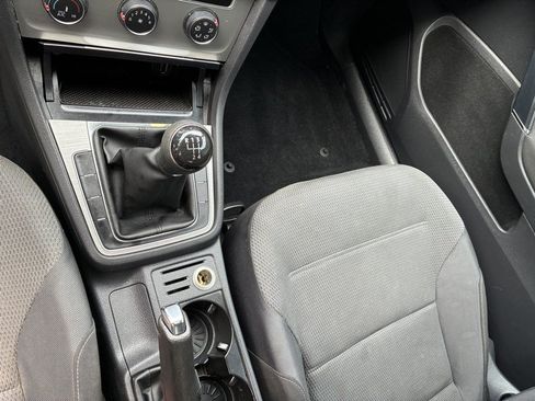 Used 2015 Volkswagen Golf Launch Edition FWD image 8