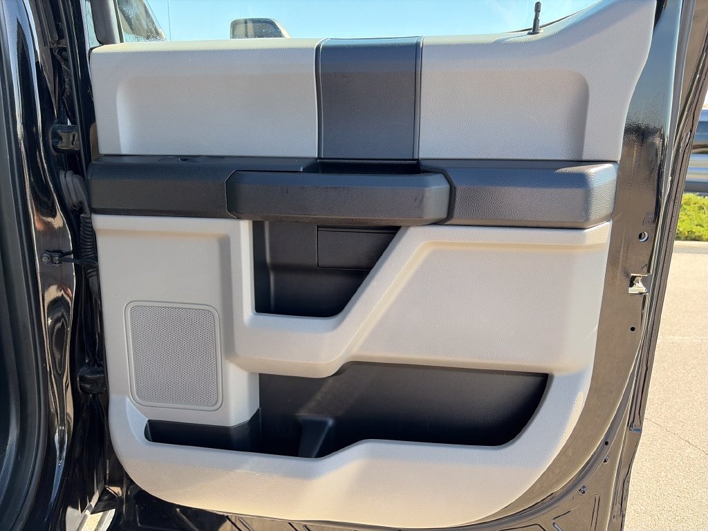 Used 2017 Ford F250 XL w/ Power Equipment Group AWD/4WD image 29
