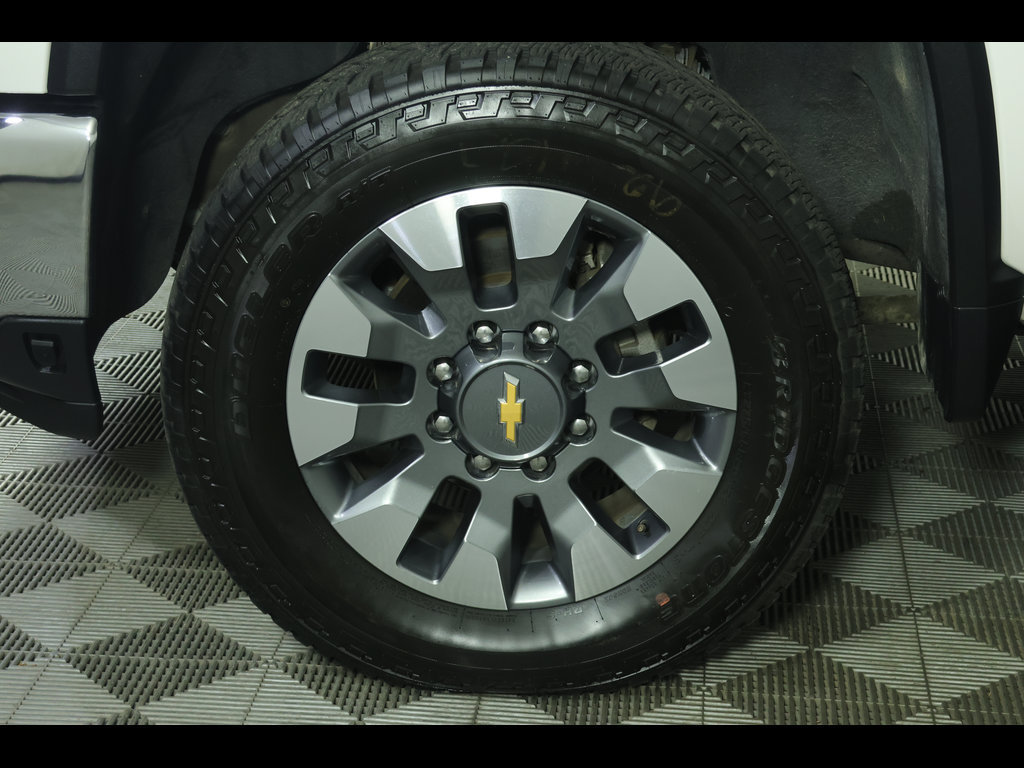 Used 2024 Chevrolet Silverado 2500 LT AWD/4WD image 17