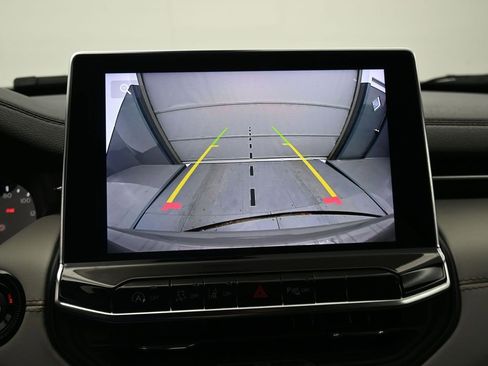 Used 2024 Jeep Compass Limited image 19